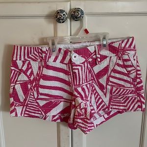 EUC Lilly Pulitzer Walsh short size 2 fushia pink sailboat pattern